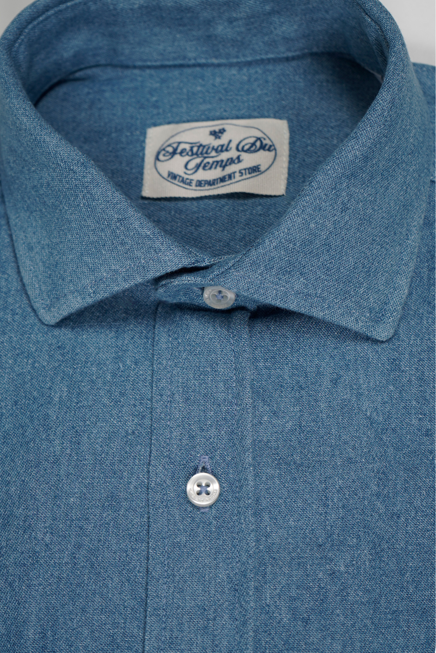 CAMISA DENIM CUELLO HÍBRIDO