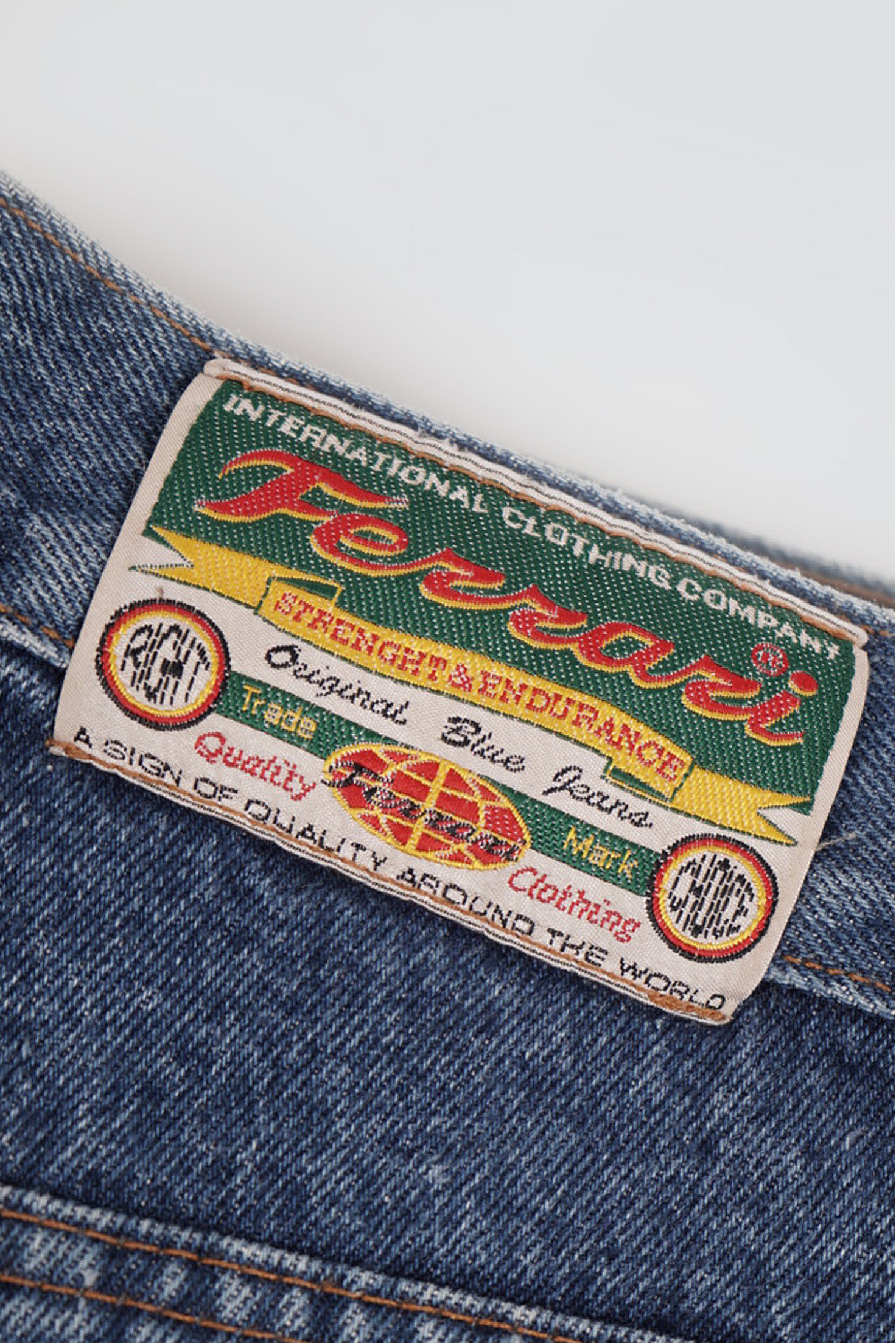 PANTALÓN VAQUERO FERRARI