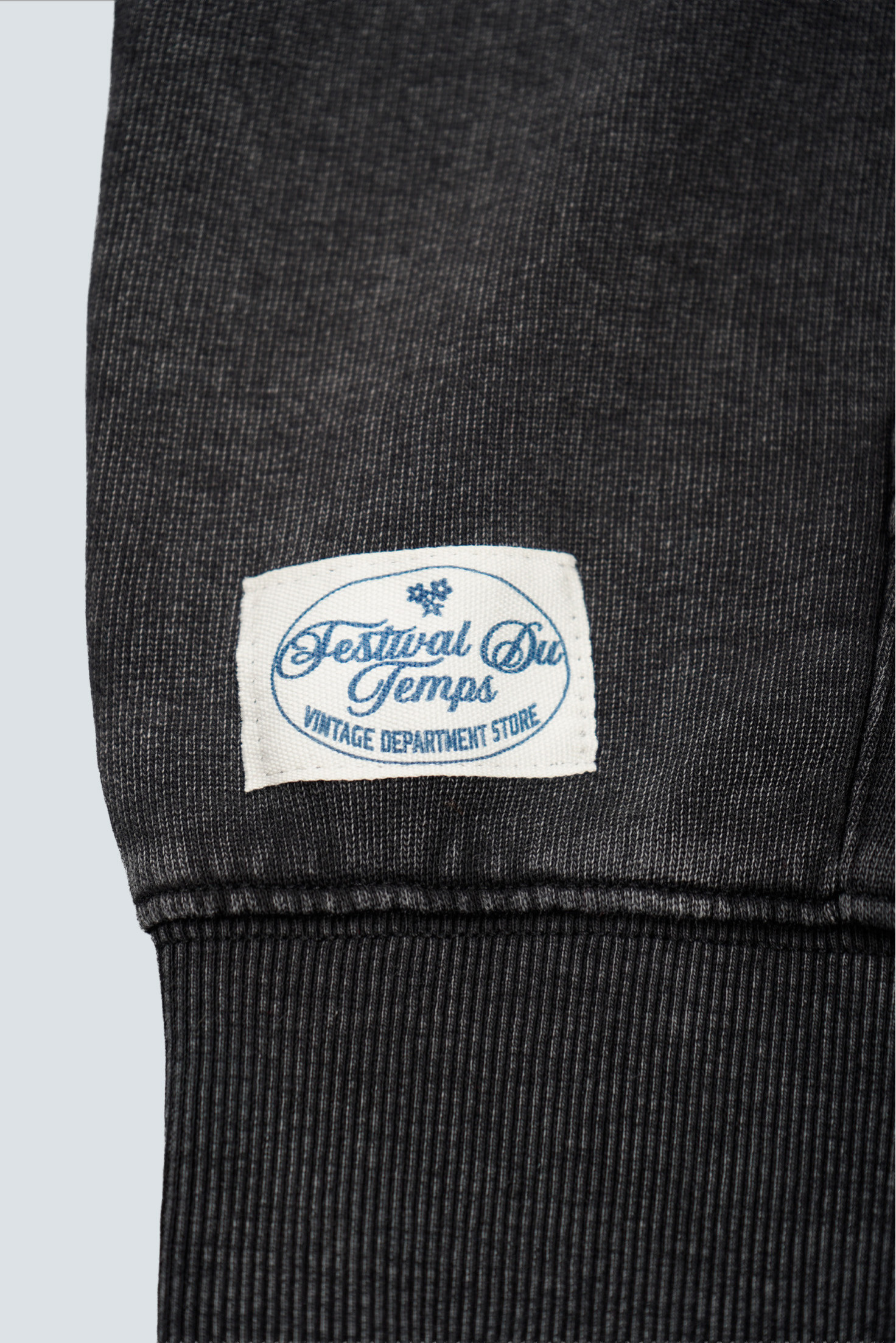 SUDADERA CAPUCHA BERLIN PARCHES