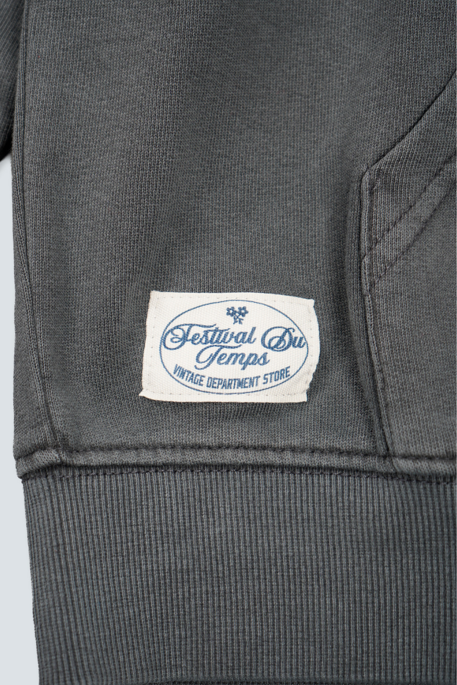 SUDADERA CAPUCHA BERLIN PARCHES