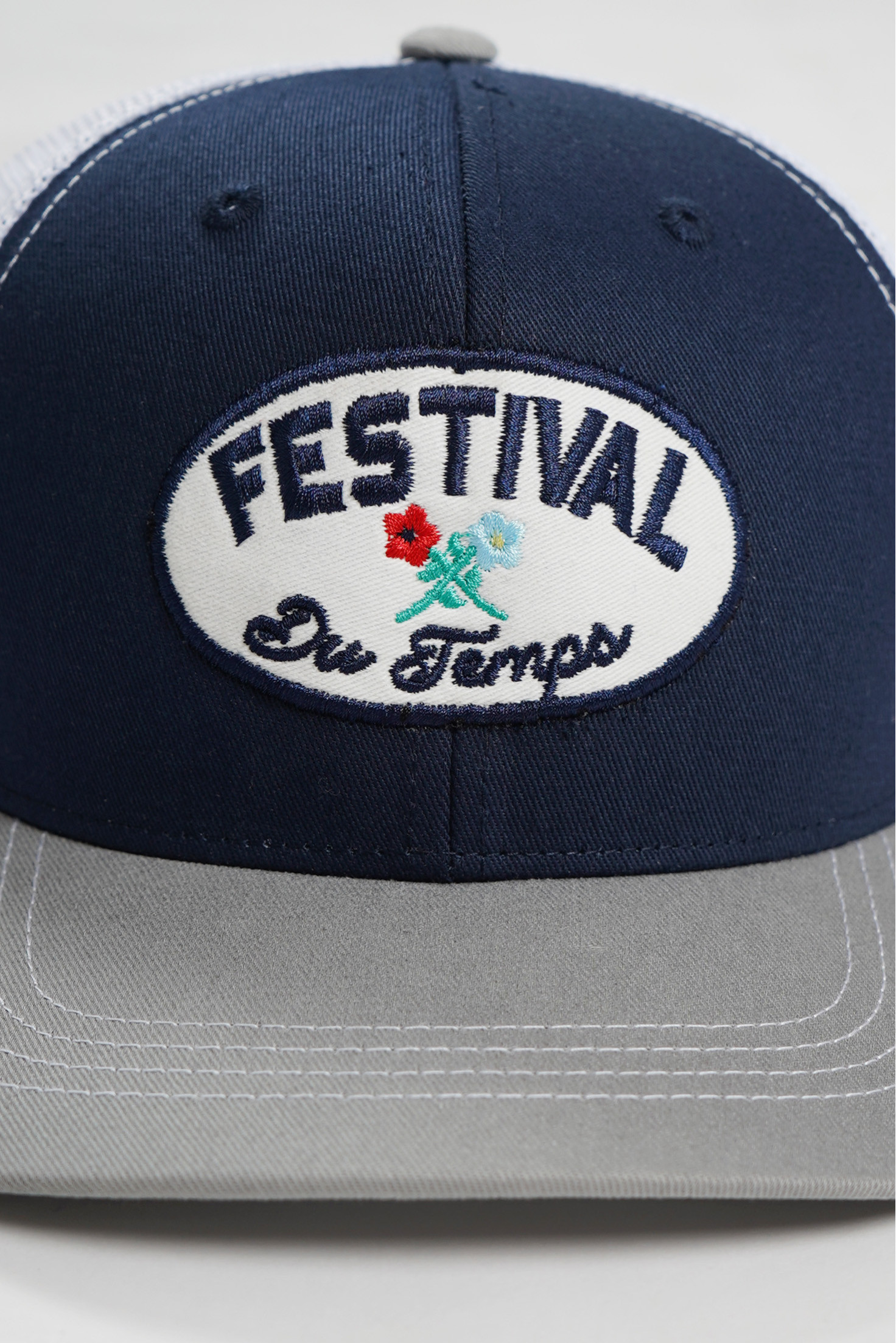GORRA TRUCKER AZUL PARCHE FESTIVAL RETRO