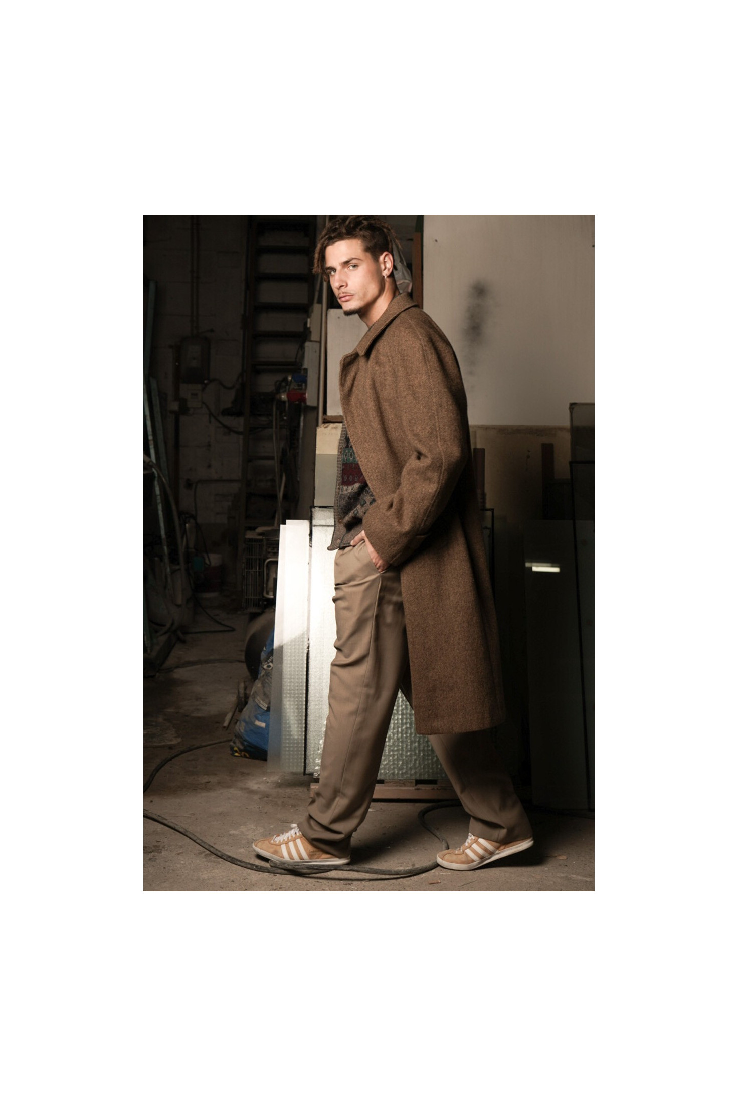 ABRIGO MARRÓN ESPIGA