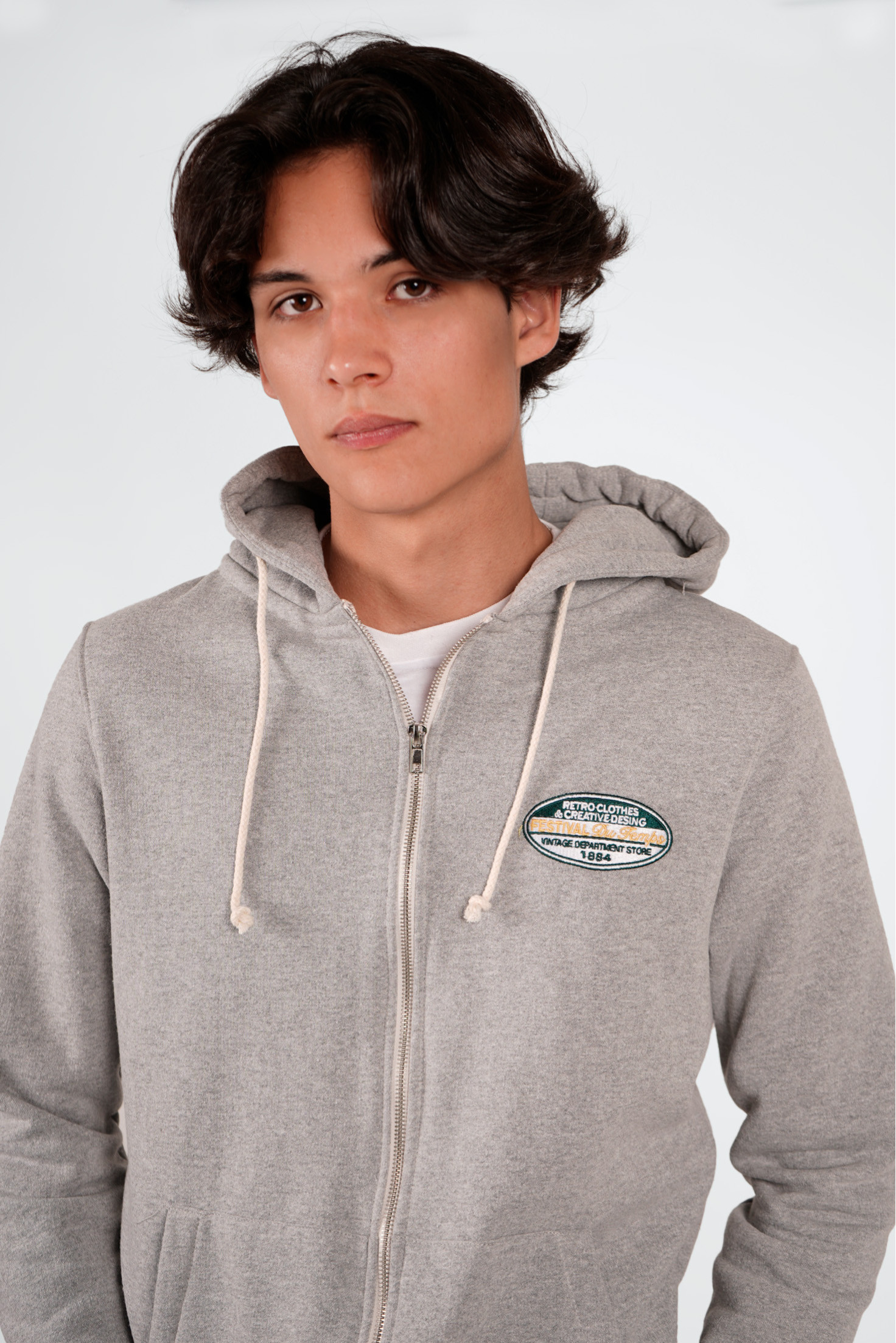 SUDADERA CREMALLERA GRIS PARCHE RETRO