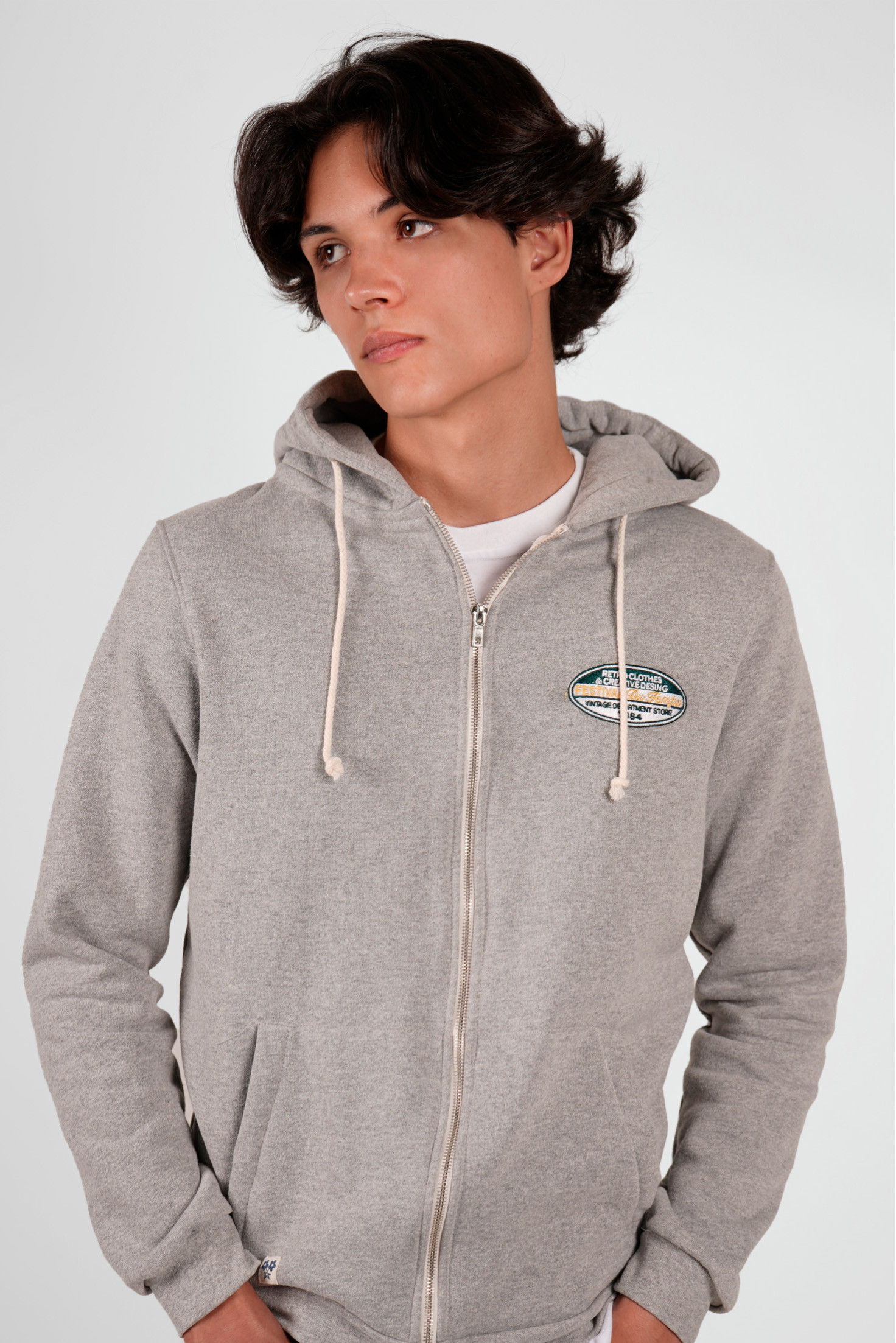 SUDADERA CREMALLERA GRIS PARCHE RETRO
