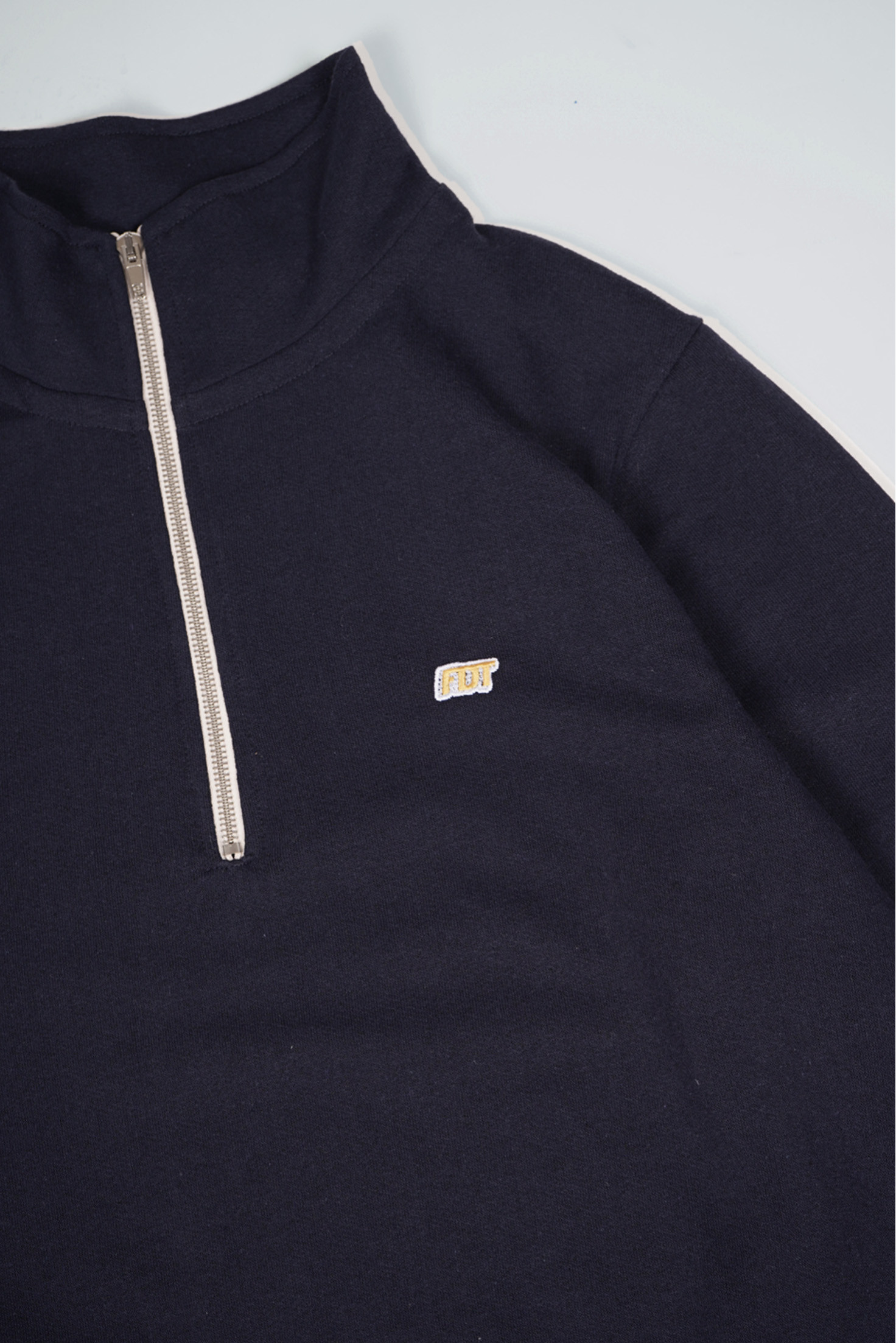 SUDADERA BOLSILLO MEDIA CREMALLERA MARINA