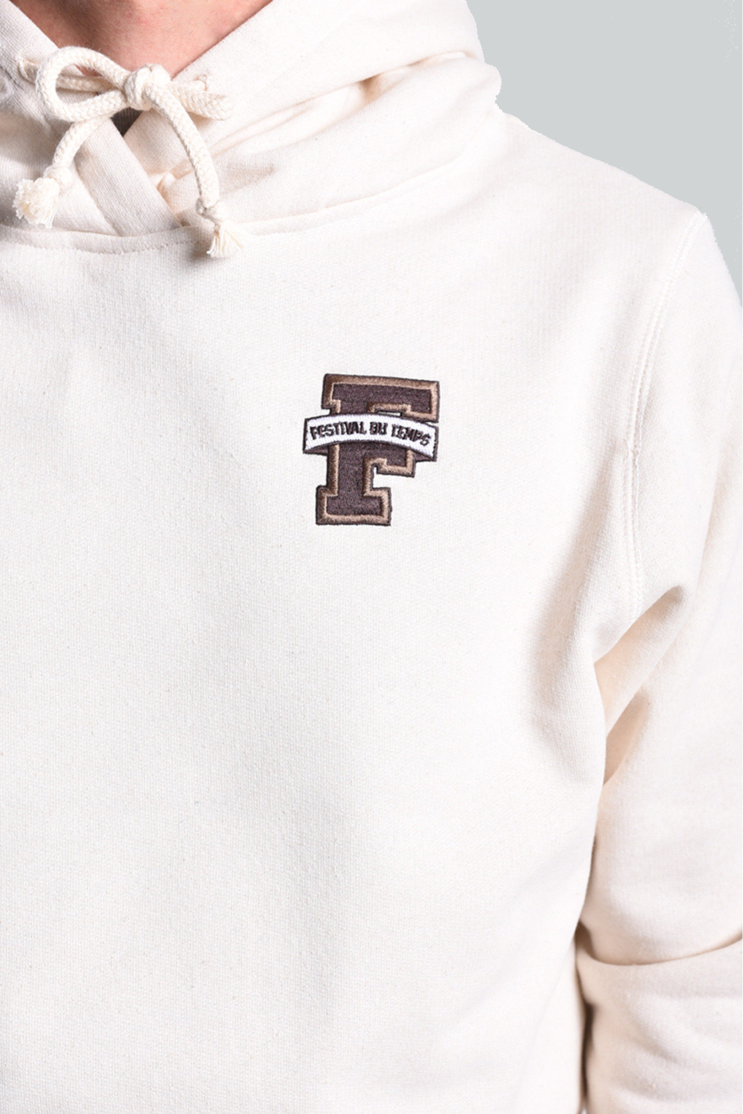 SUDADERA BEIGE CAPUCHA F